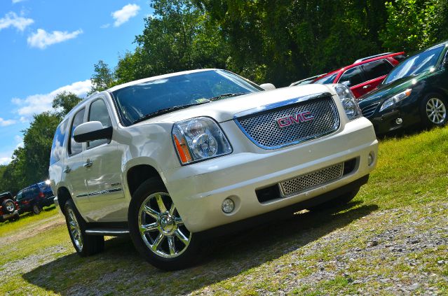 2011 GMC Yukon Ram 3500 Diesel 2-WD