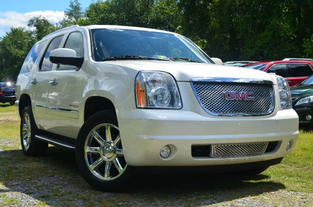 2011 GMC Yukon Ram 3500 Diesel 2-WD