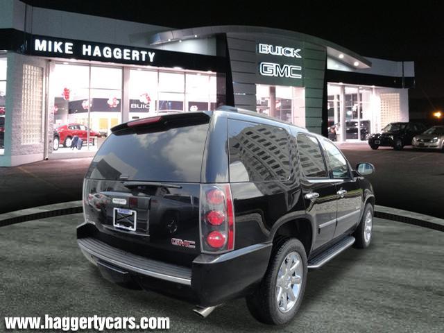 2011 GMC Yukon EX Sedan 4D