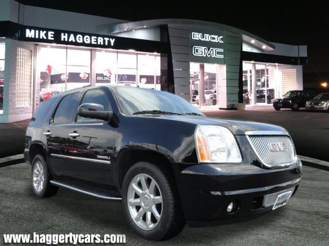 2011 GMC Yukon EX Sedan 4D