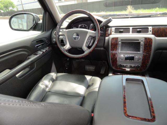 2011 GMC Yukon EX Sedan 4D