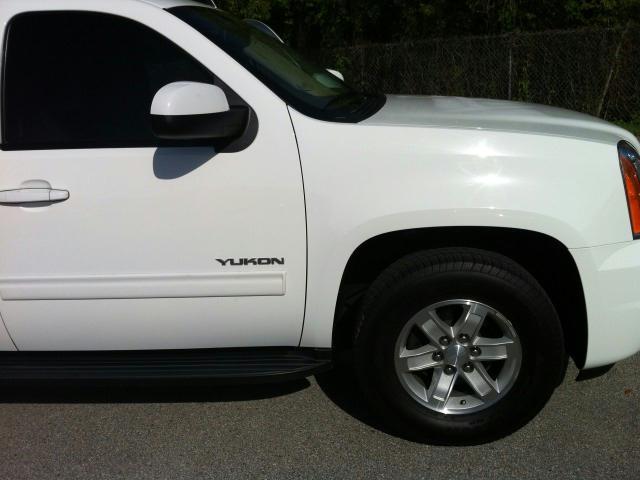 2011 GMC Yukon ES Sport Utility 4D