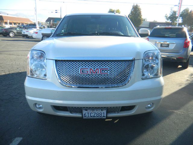 2011 GMC Yukon LT, Z71, Crewcab