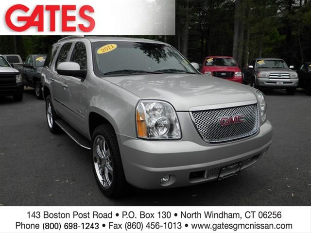 2011 GMC Yukon LS NICE