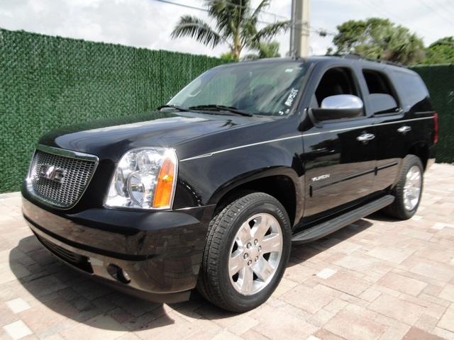 2011 GMC Yukon MAN SX