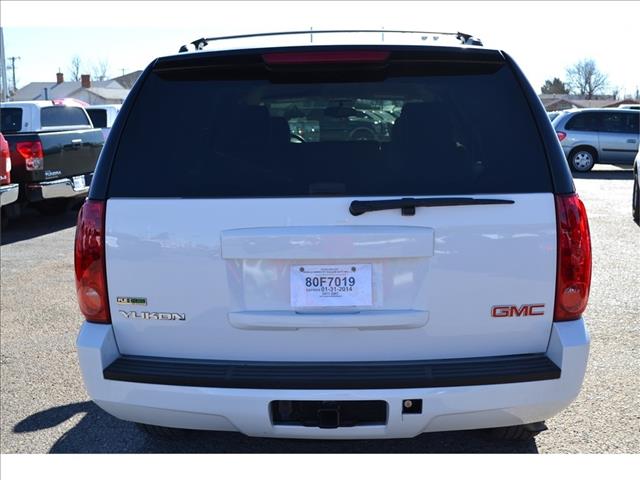 2011 GMC Yukon Wagon SE