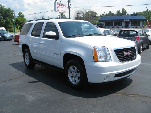 2012 GMC Yukon SE - LOW Miles