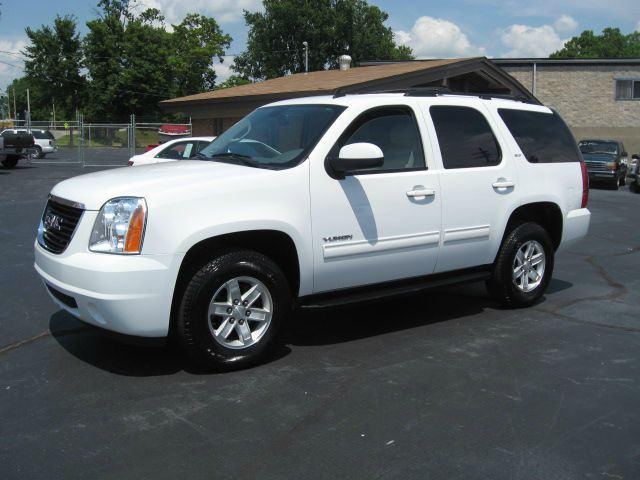 2012 GMC Yukon SE - LOW Miles