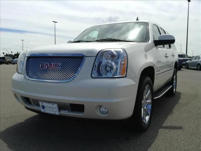 2013 GMC Yukon EX Sedan 4D