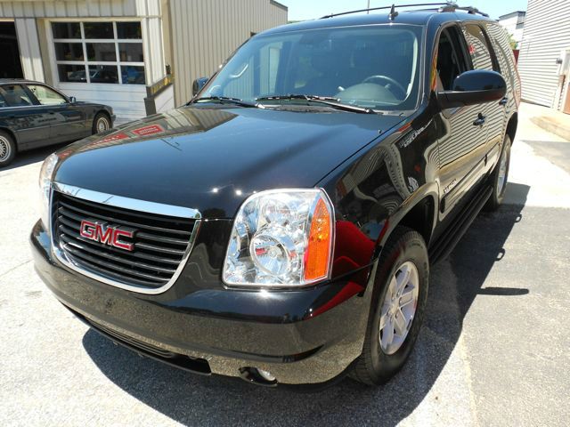 2013 GMC Yukon Wagon SE