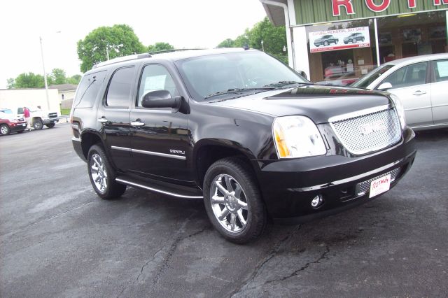 2013 GMC Yukon Ram 3500 Diesel 2-WD