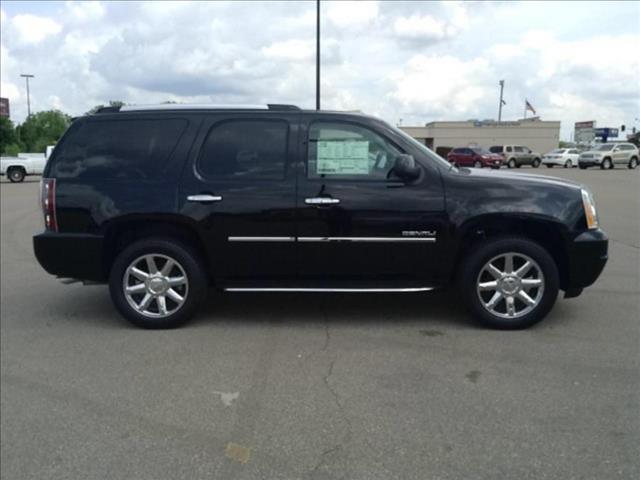 2013 GMC Yukon EX Sedan 4D