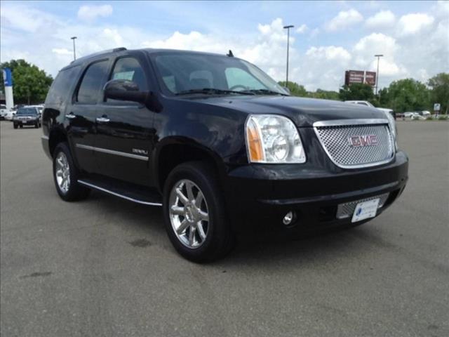 2013 GMC Yukon EX Sedan 4D