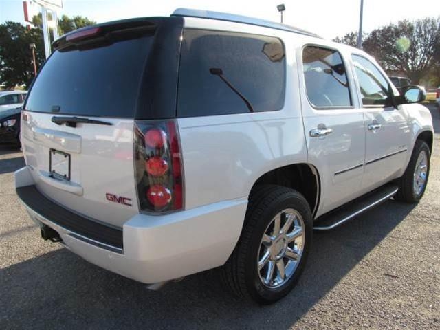 2013 GMC Yukon EX Sedan 4D