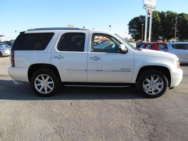 2013 GMC Yukon EX Sedan 4D