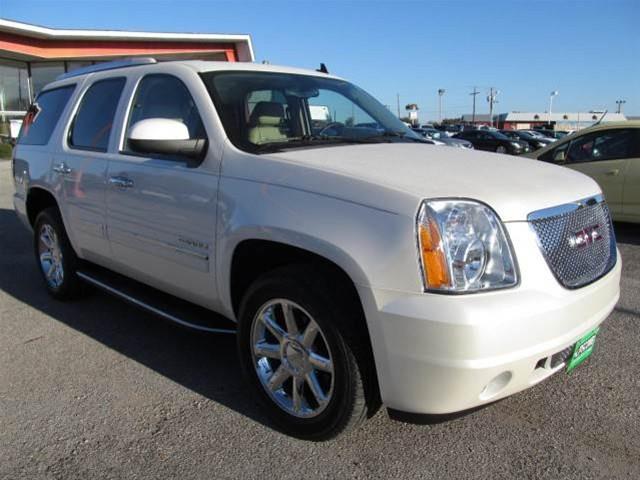 2013 GMC Yukon EX Sedan 4D