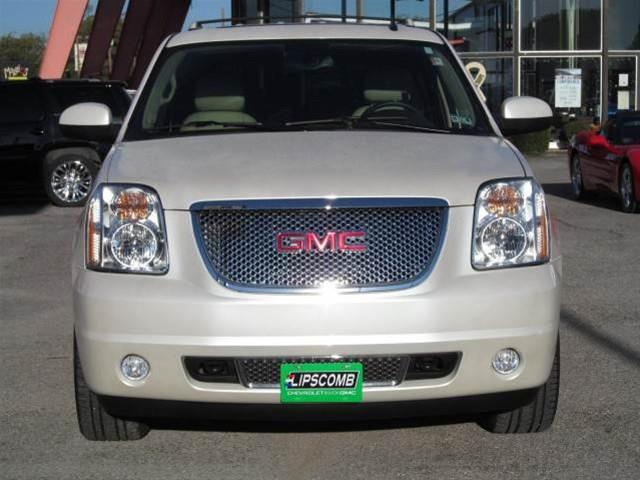 2013 GMC Yukon EX Sedan 4D