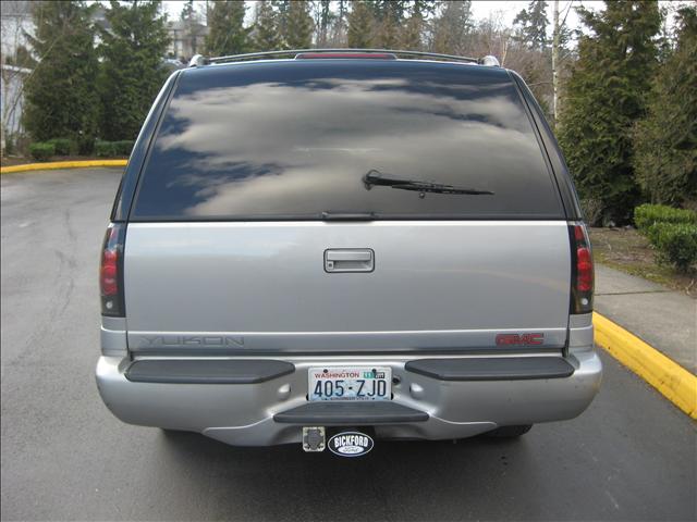 1999 GMC Yukon Denali Wagon SE