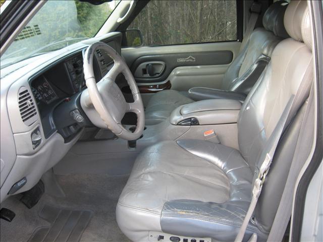 1999 GMC Yukon Denali Wagon SE