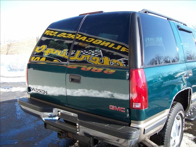 1999 GMC Yukon Denali Base