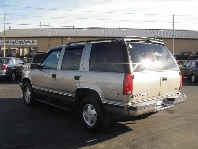 1999 GMC Yukon Denali 4x4 Crew Cab LE