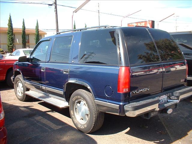 1999 GMC Yukon Denali SLT