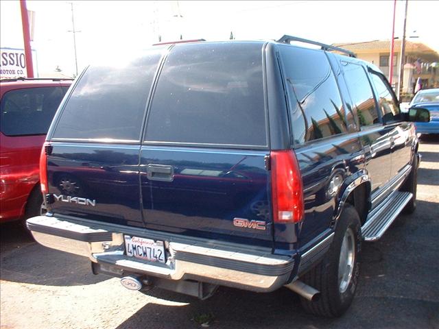 1999 GMC Yukon Denali SLT