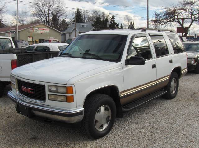 1999 GMC Yukon Denali Base