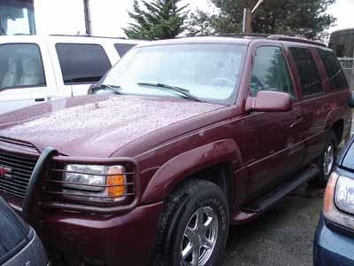 1999 GMC Yukon Denali Base