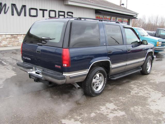 1999 GMC Yukon Denali 4x4 Crew Cab LE