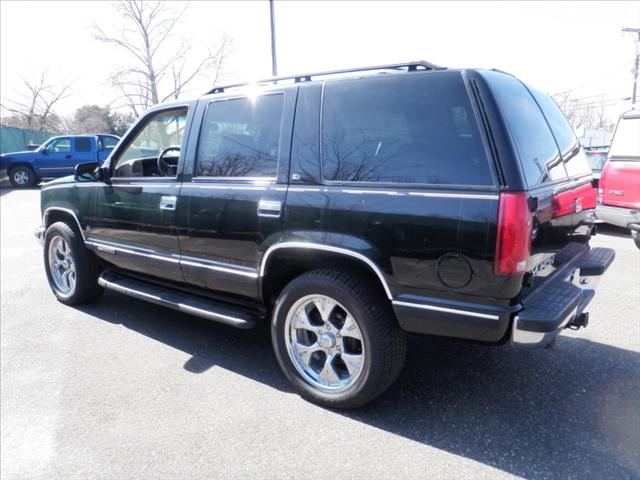 1999 GMC Yukon Denali Base