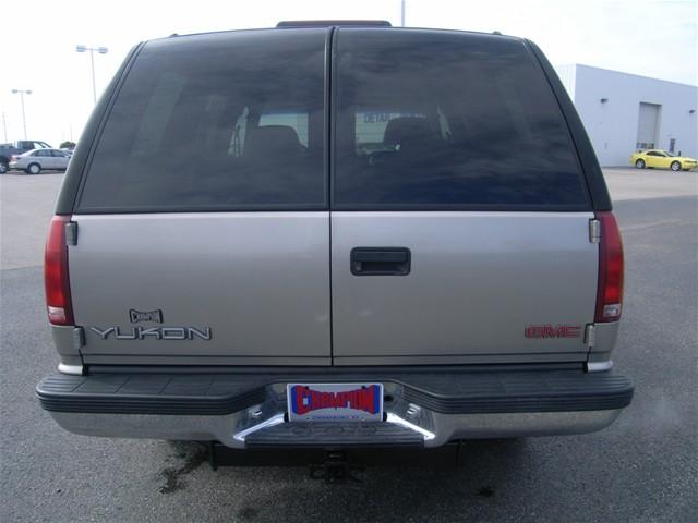 1999 GMC Yukon Denali SLT