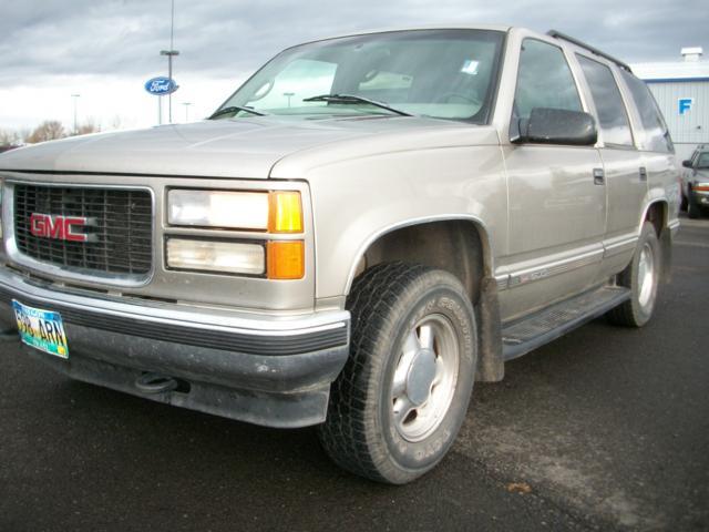 1999 GMC Yukon Denali Base