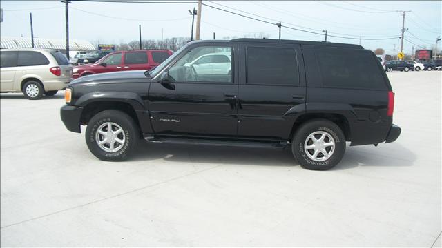 1999 GMC Yukon Denali Base