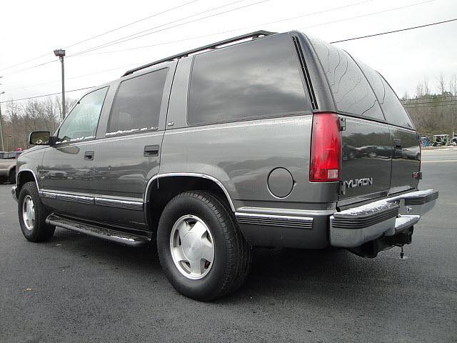 1999 GMC Yukon Denali SLT