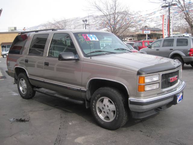 1999 GMC Yukon Denali Base