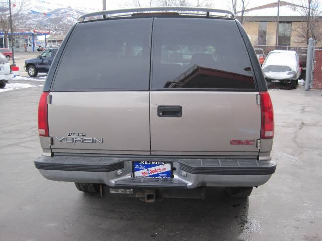 1999 GMC Yukon Denali Base