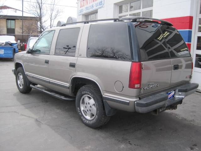 1999 GMC Yukon Denali Base