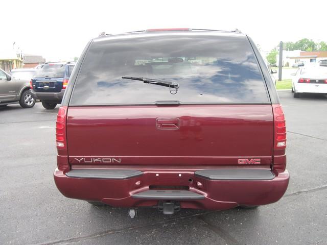 1999 GMC Yukon Denali EX Sedan 4D