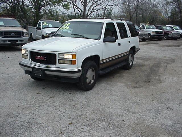 1999 GMC Yukon Denali 2WD Crew Cabsle