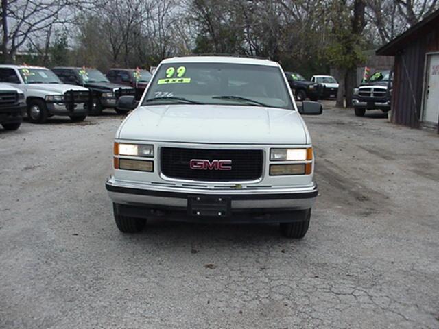 1999 GMC Yukon Denali 2WD Crew Cabsle