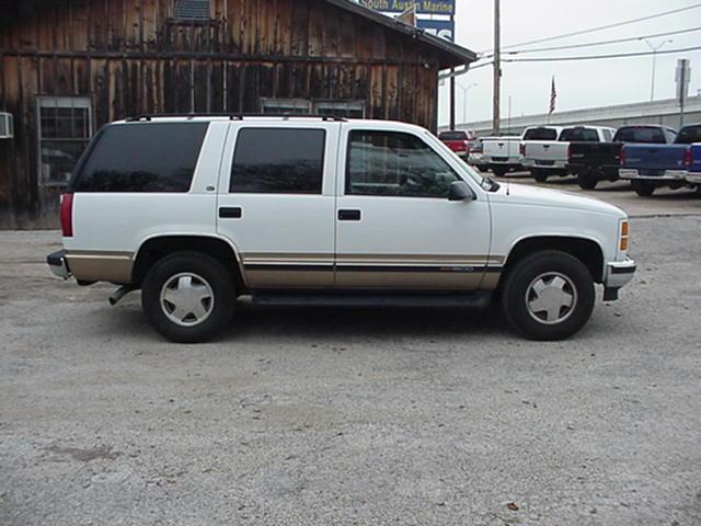 1999 GMC Yukon Denali 2WD Crew Cabsle