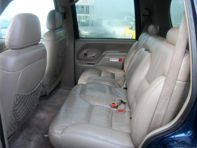 1999 GMC Yukon Denali EX Sedan 4D