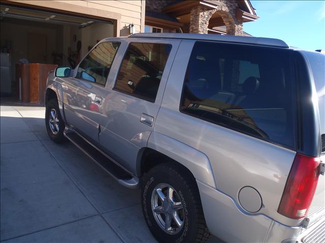 1999 GMC Yukon Denali EX Sedan 4D