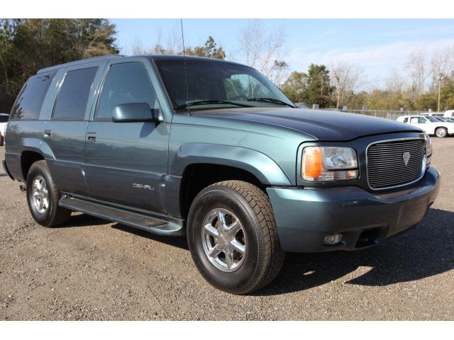 2000 GMC Yukon Denali EX Sedan 4D