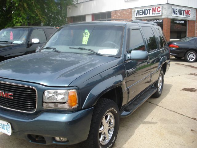 2000 GMC Yukon Denali Base