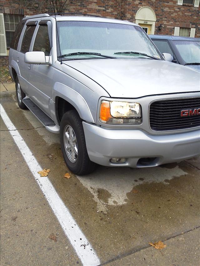 2000 GMC Yukon Denali Unknown