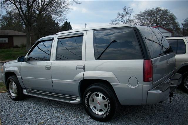 2000 GMC Yukon Denali V25