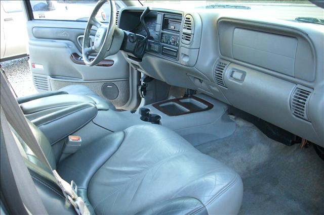 2000 GMC Yukon Denali V25