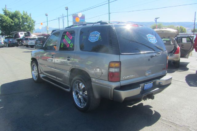 2001 GMC Yukon Denali Unknown